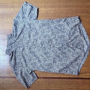 Eddie Bauer Classic Fit Button Down with Pocket, Tall Large